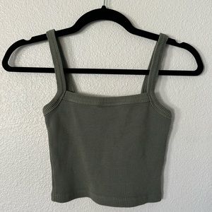 GREEN CROPPED TANK FOREVER 21